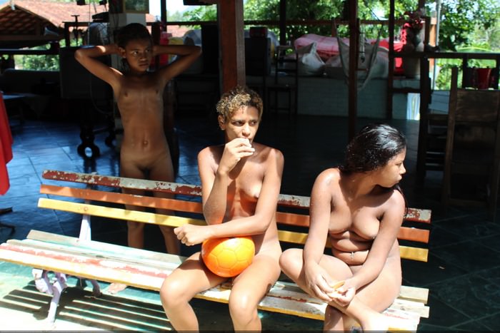 Nudist resort hotel for nudists in Brazil photo [家族のヌーディズム]