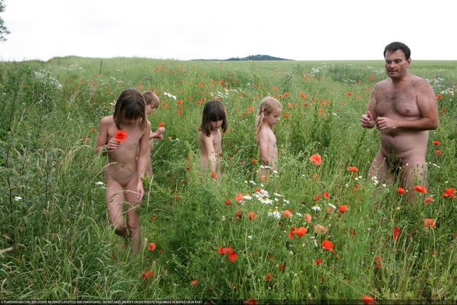 Germany nudist camp (Purenudism, HQ photo) [家族のヌーディズム]